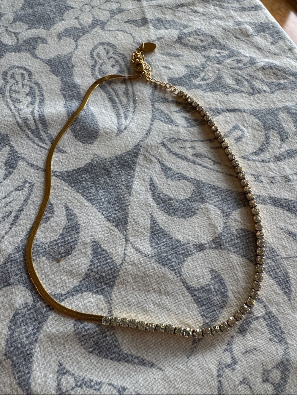 Choker Gold-Tone Crystal Tennis  - Elegant Women's Jewelry